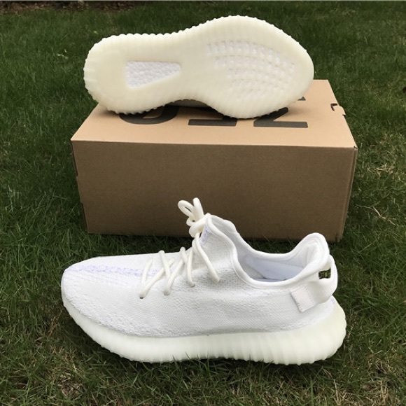 Athletic_Shoes